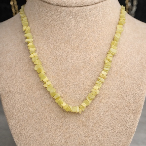 Turquoise Beaded Necklace with Pearl Pendant - Picture 6 of 13